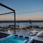 Seaview Serenity - Jacuzzi & Panoramic Views Apartman *