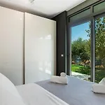 Seaview Serenity - Jacuzzi & Panoramic Views Apartman