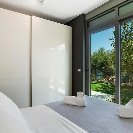 Seaview Serenity - Jacuzzi & Panoramic Views דירה