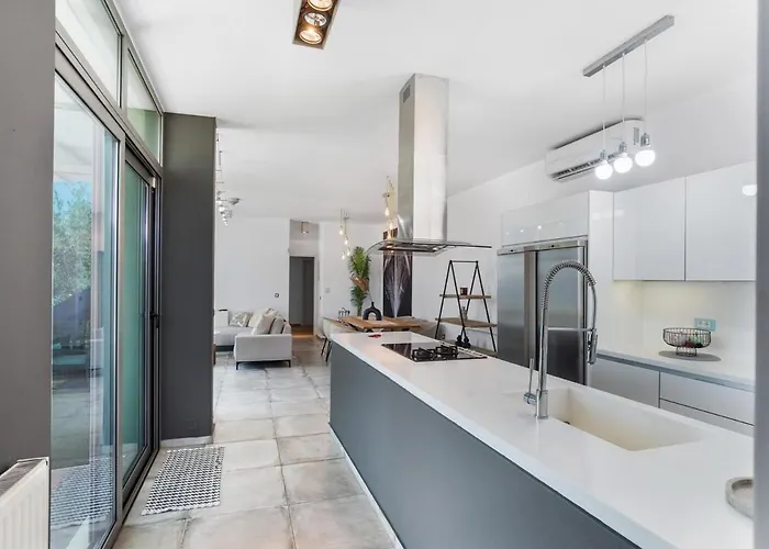 Apartament Seaview Serenity - Jacuzzi & Panoramic Views *